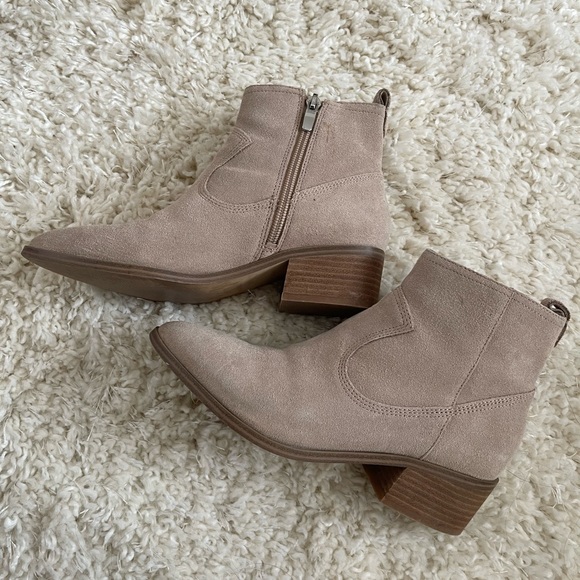 ❌SOLD❌ NINE WEST Low Ankle Boots - Picture 7 of 7